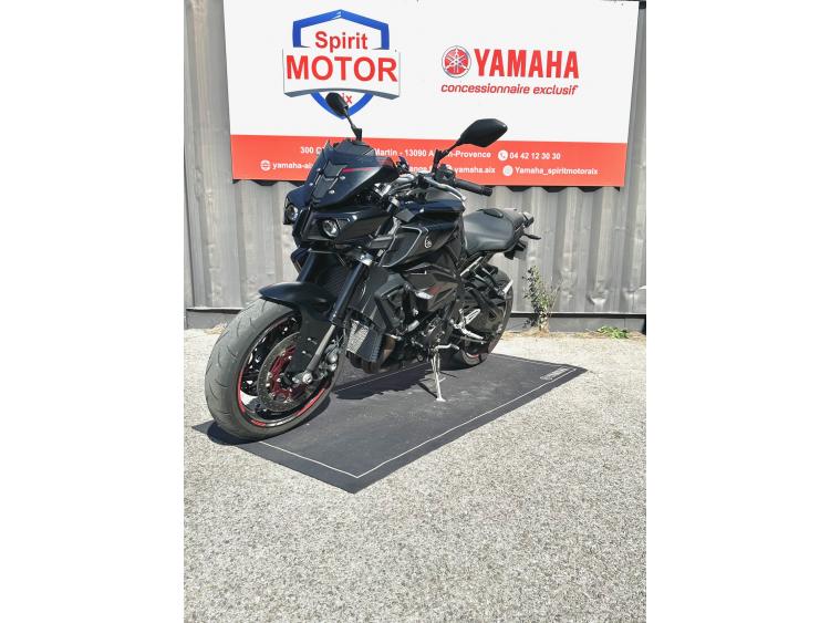 YAMAHA MT-10